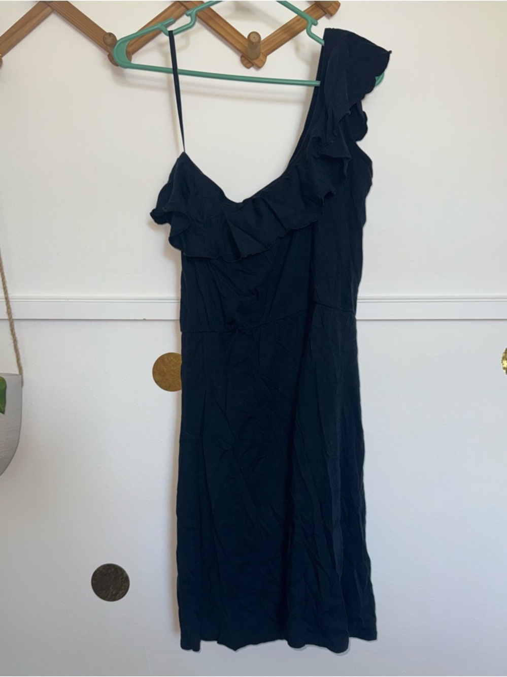 Reef One-Shoulder Ruffle Dress - Picture 4 of 6